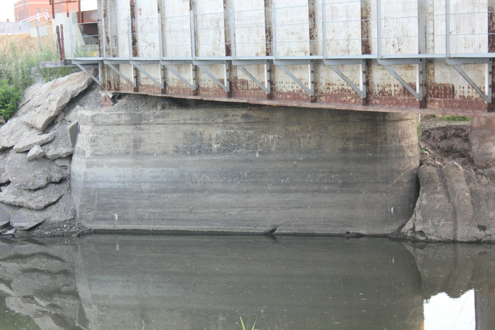 North abutment